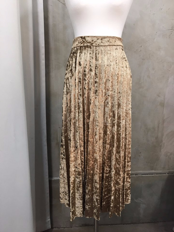 Velvet long skirt wrinkled gold skirt fabric point