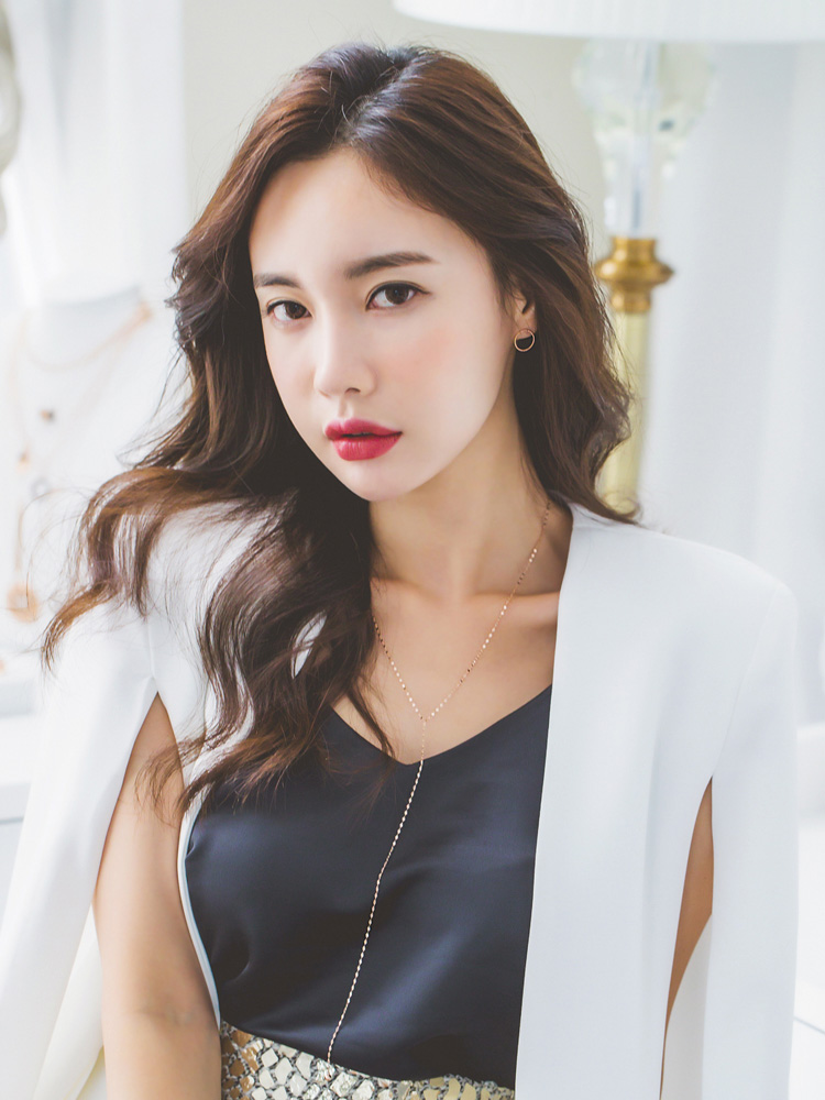 Lovely sleek Waiting Necklace 14K gold 14k long 14