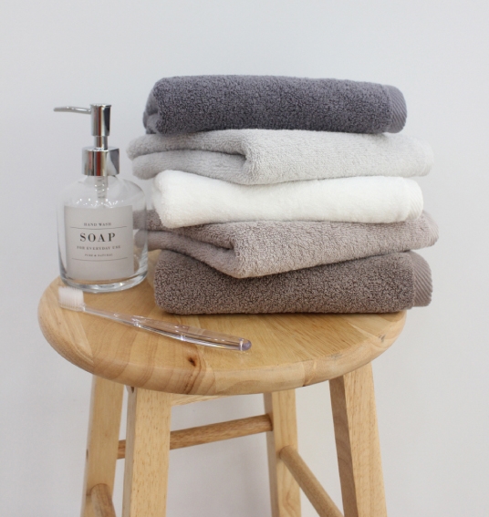 <b><p>Songwol towel Komasa 190g Heavy hot 40 soft</p></b><b><p>ソンウォルタオル コマサ 190g ヘビー ホテル 40数 ソフト モダン 進物</p></b><br /><br /><p align='center'>