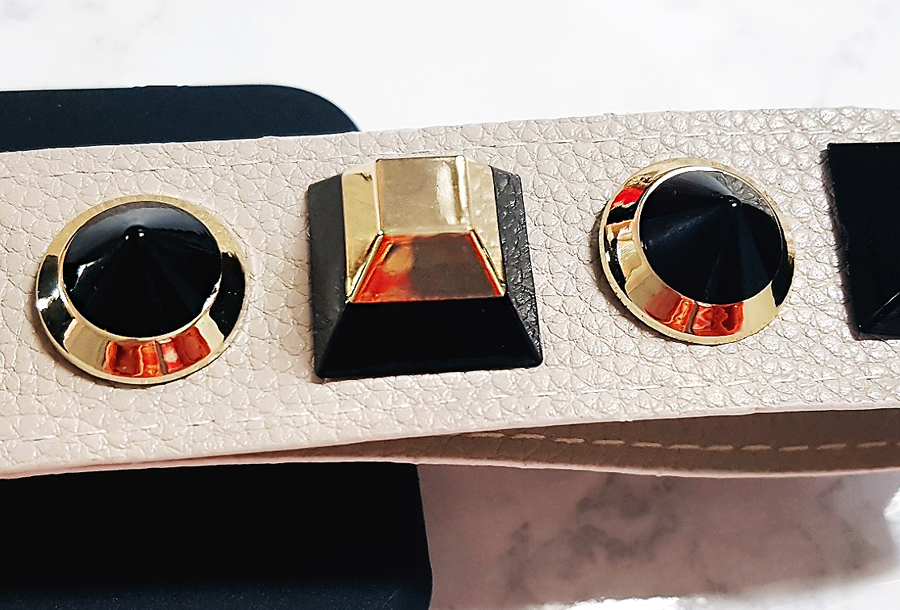 <b><p>Galaxy Note Gold Bck Stud rap iPhone s8 Case</p></b><b><p>ギャラクシーノート8ゴールドブラックスタッドストラップ、iPhone s8ケース珍しいユニーク携帯電</p></b><br /><br /><p align='center'>