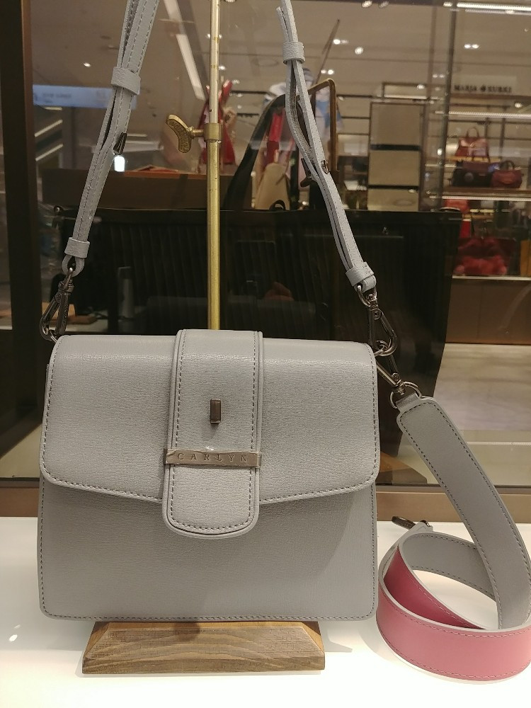 <b><p>Carlin New Hester Back H77362010 Atndance</p></b><b><p>カーリンニューヘスターバックH77362010出勤ファッション卒業式キュートミニサイズのクロスバック</p></b><br /><br /><p align='center'>