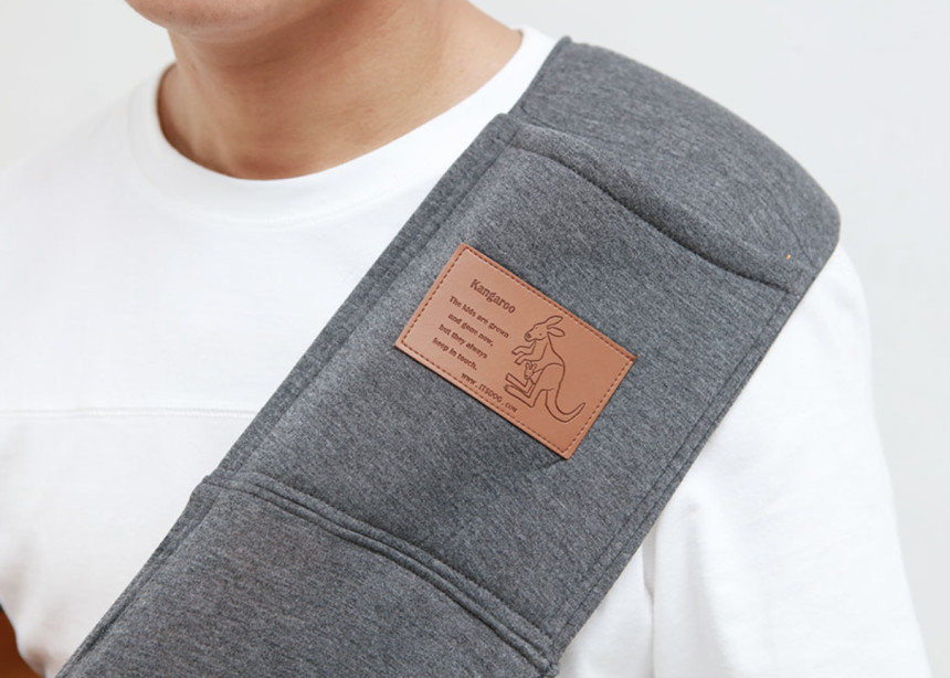 It's dog puppy Sling back Kangaroo Gray Dog mob