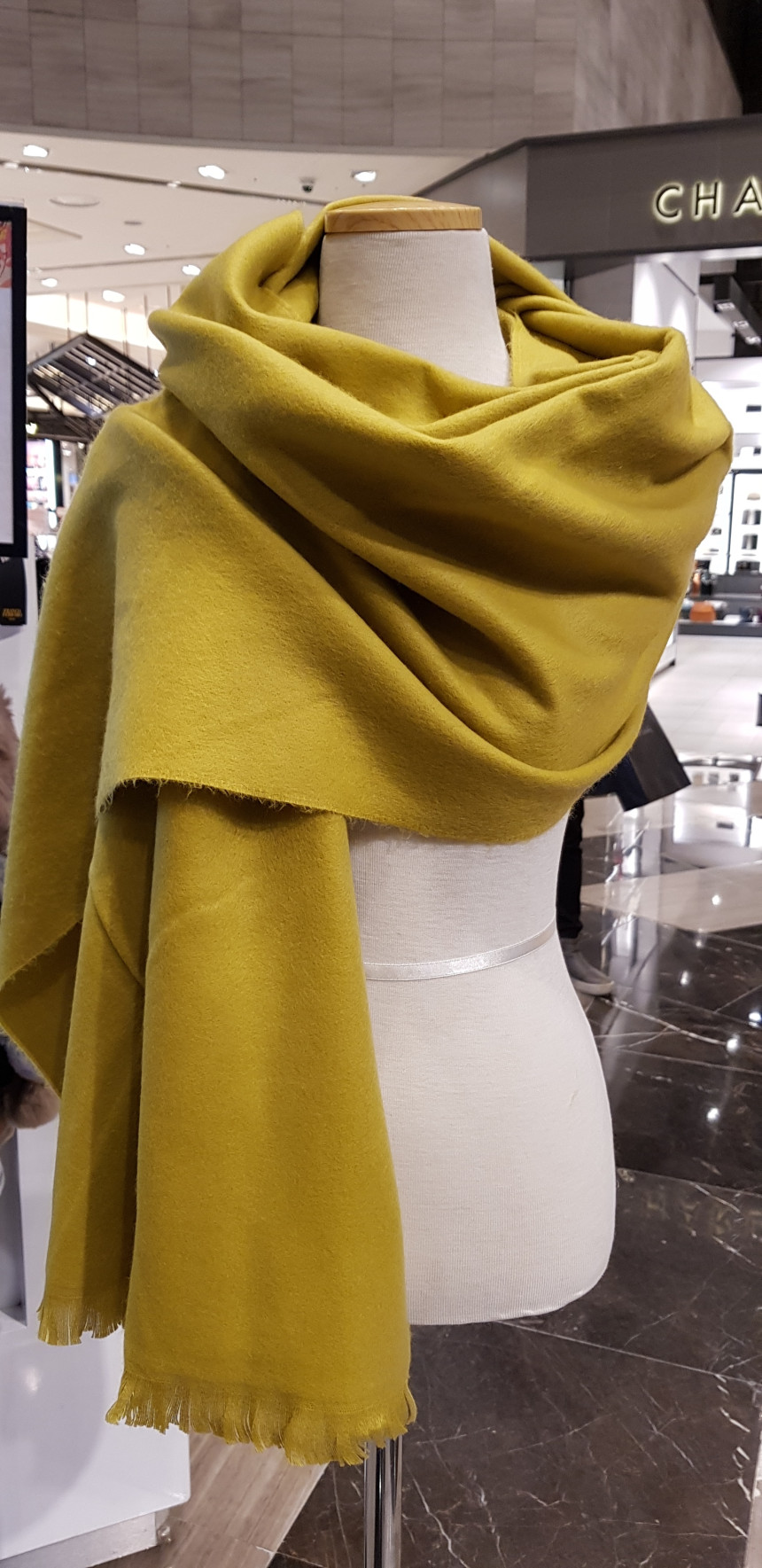Estilo Franco Ferrero Warm Elegance Muffler E17F2H