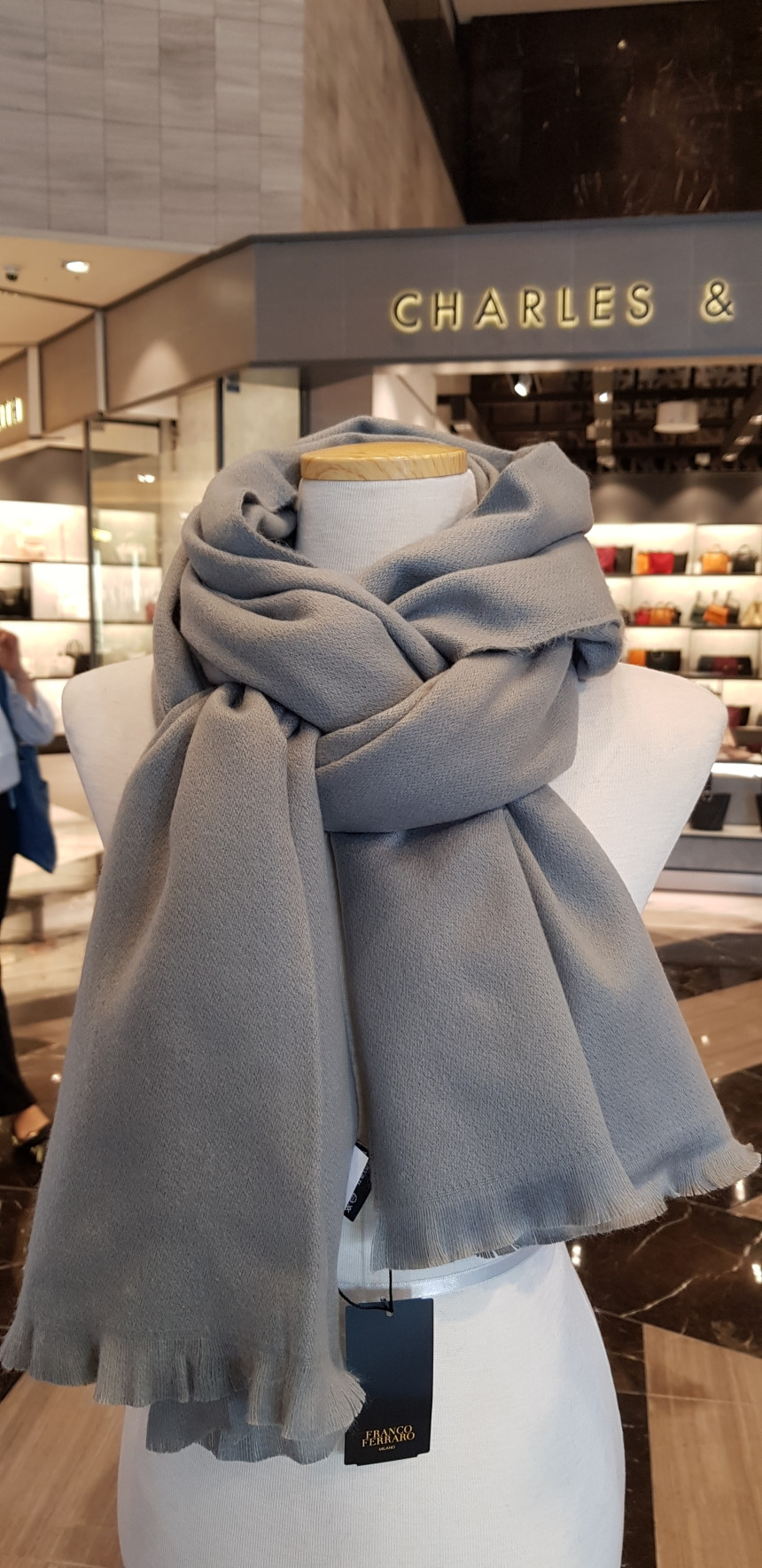 Estilo Franco Ferrero Warm Elegance Muffler E17F2H