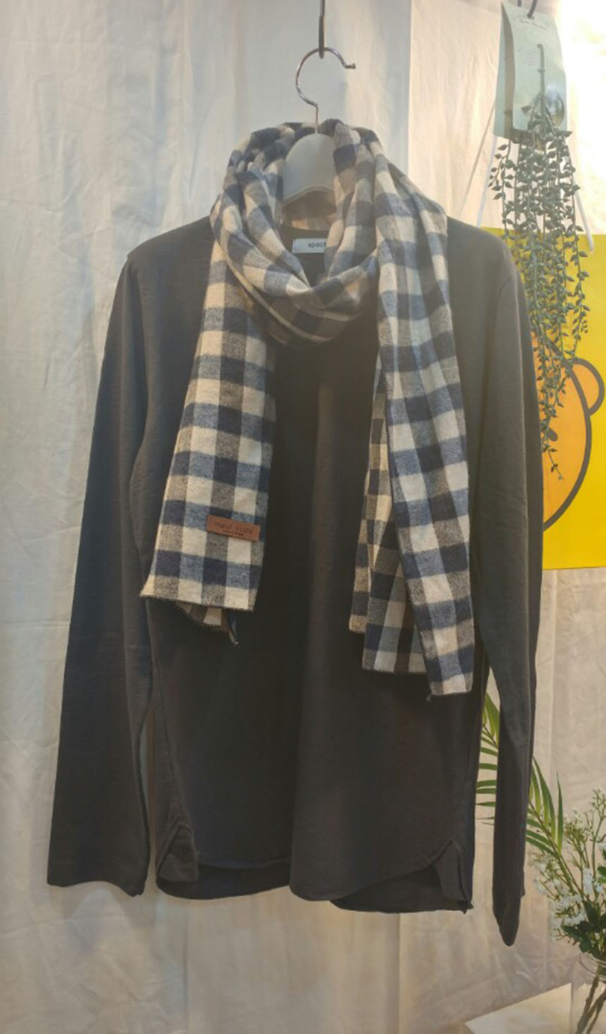 Warm and fluffy brushed checked Rectangular muffle