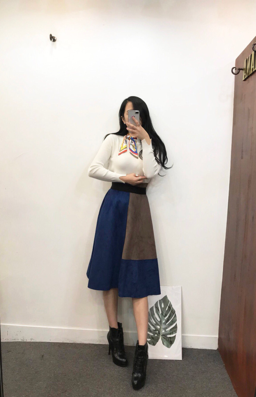 Suede color long skirt banding autumn coordination