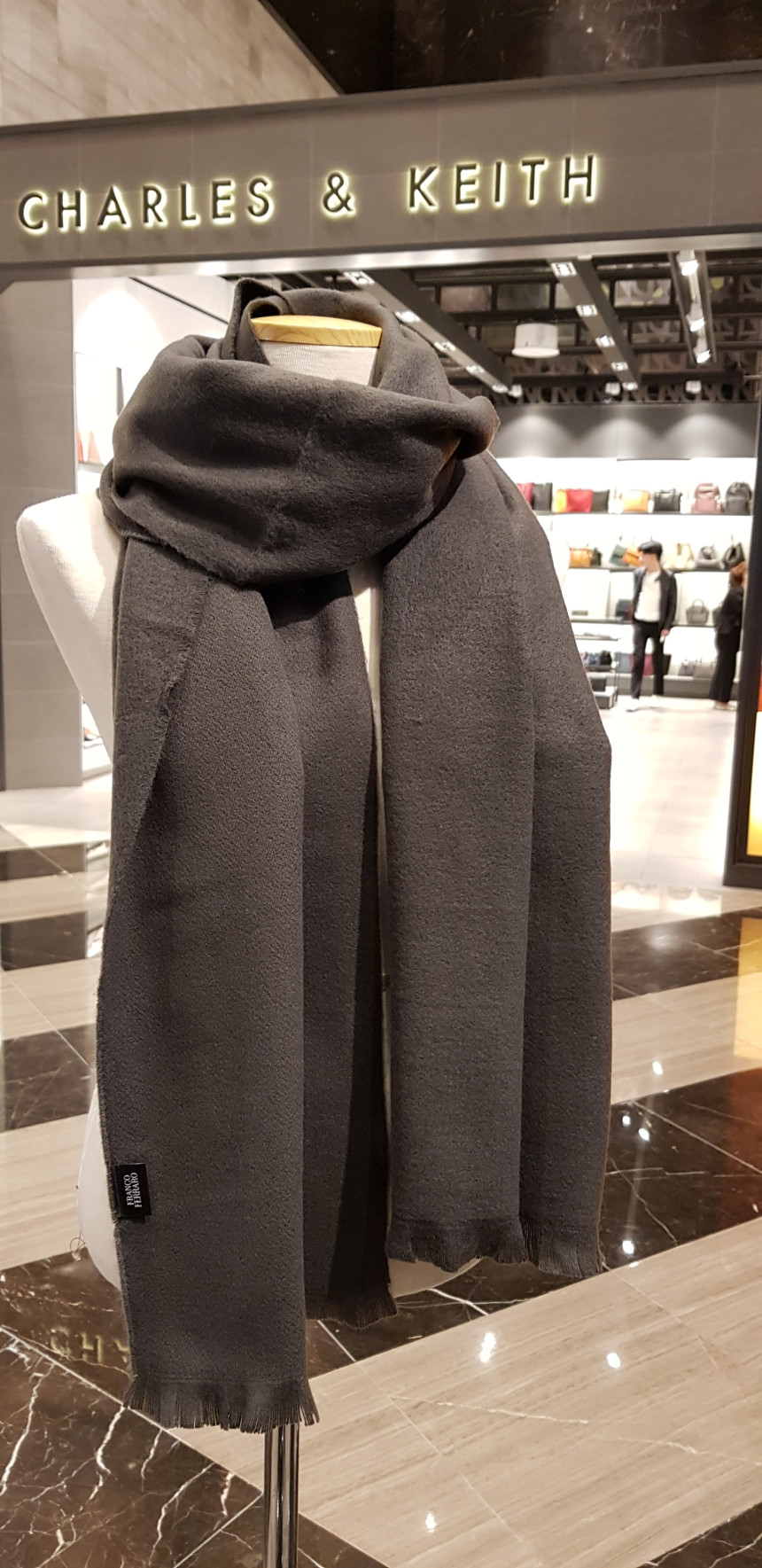 Estilo Franco Ferrero Warm Elegance Muffler E17F2H