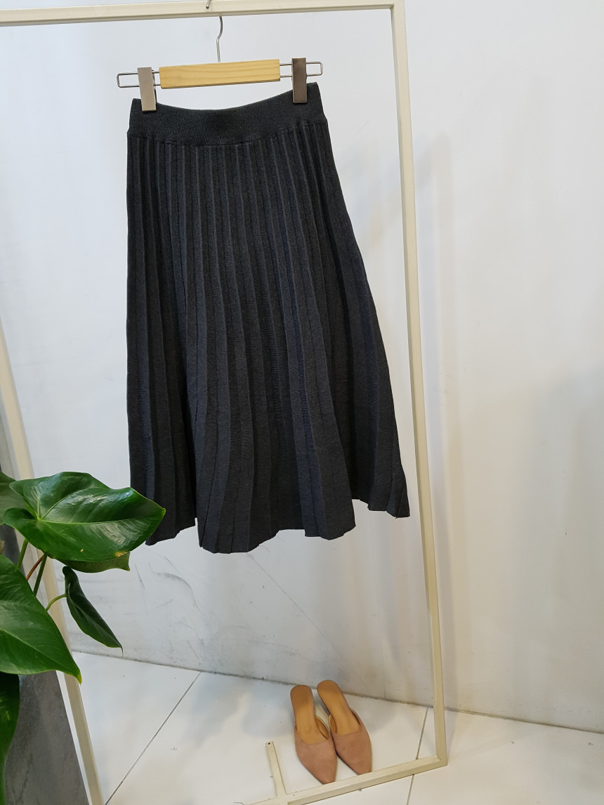 Wrinkle Knit Long Skirt