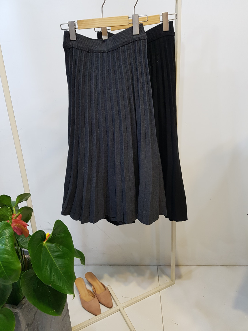 Wrinkle Knit Long Skirt