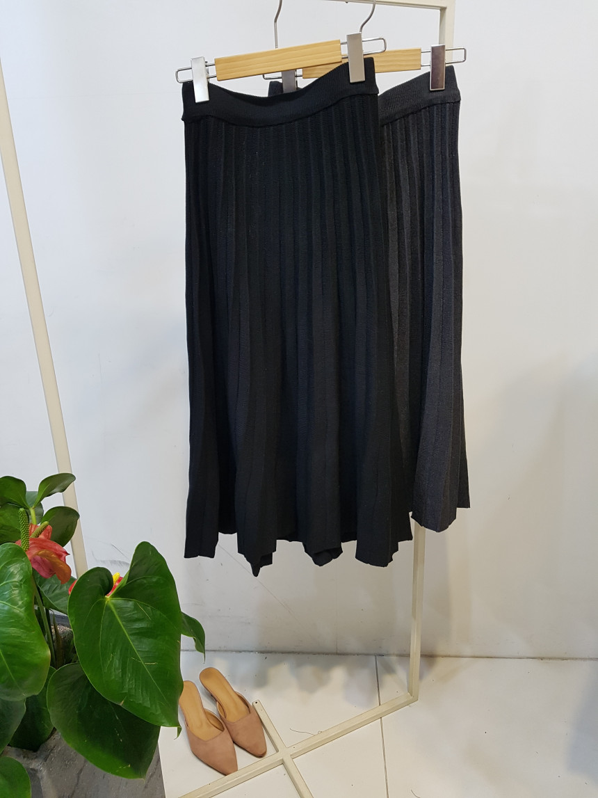 Wrinkle Knit Long Skirt