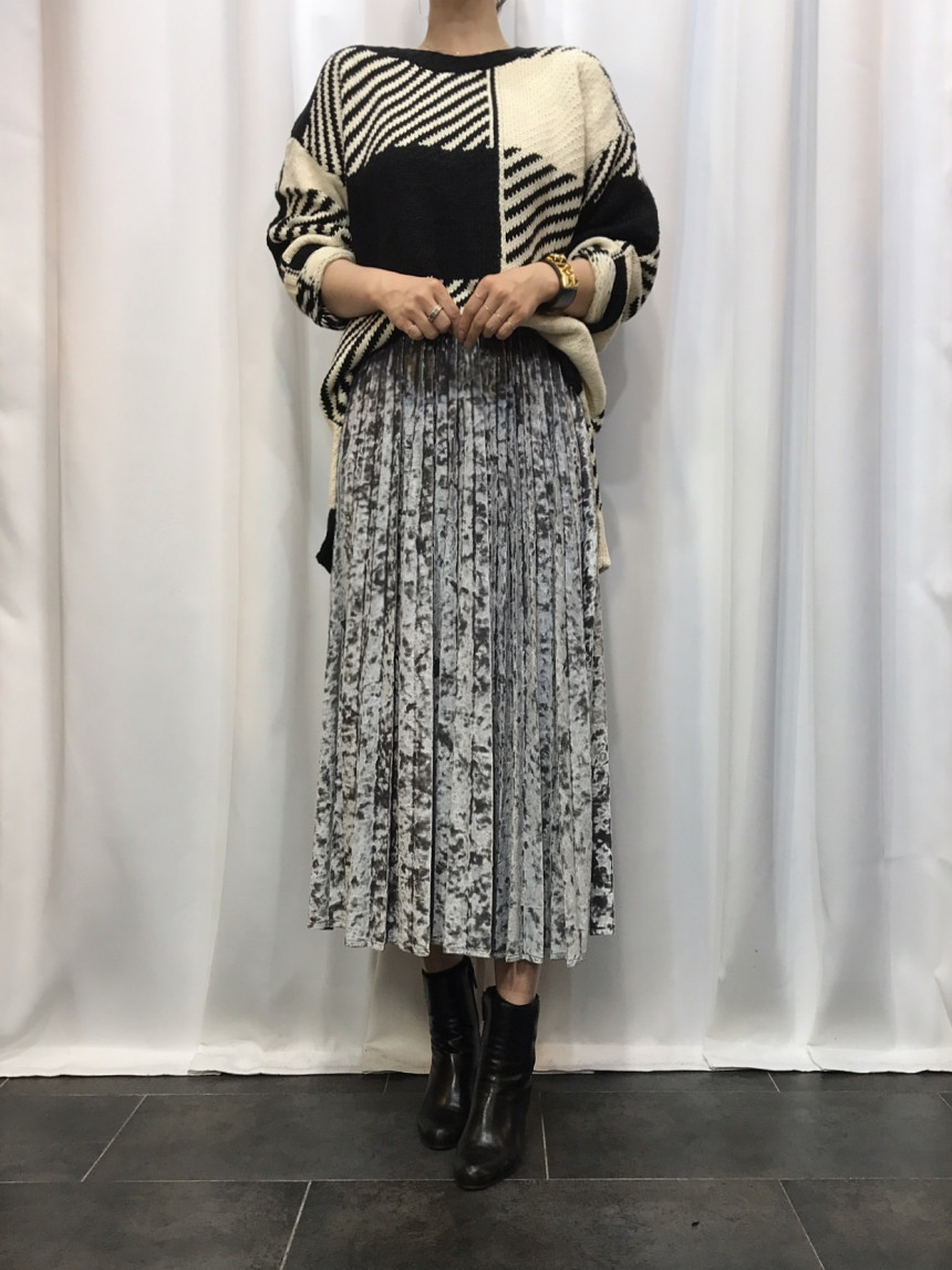 Velvet Pleated Long Skirt