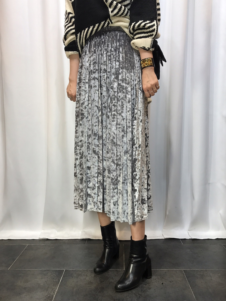 Velvet Pleated Long Skirt