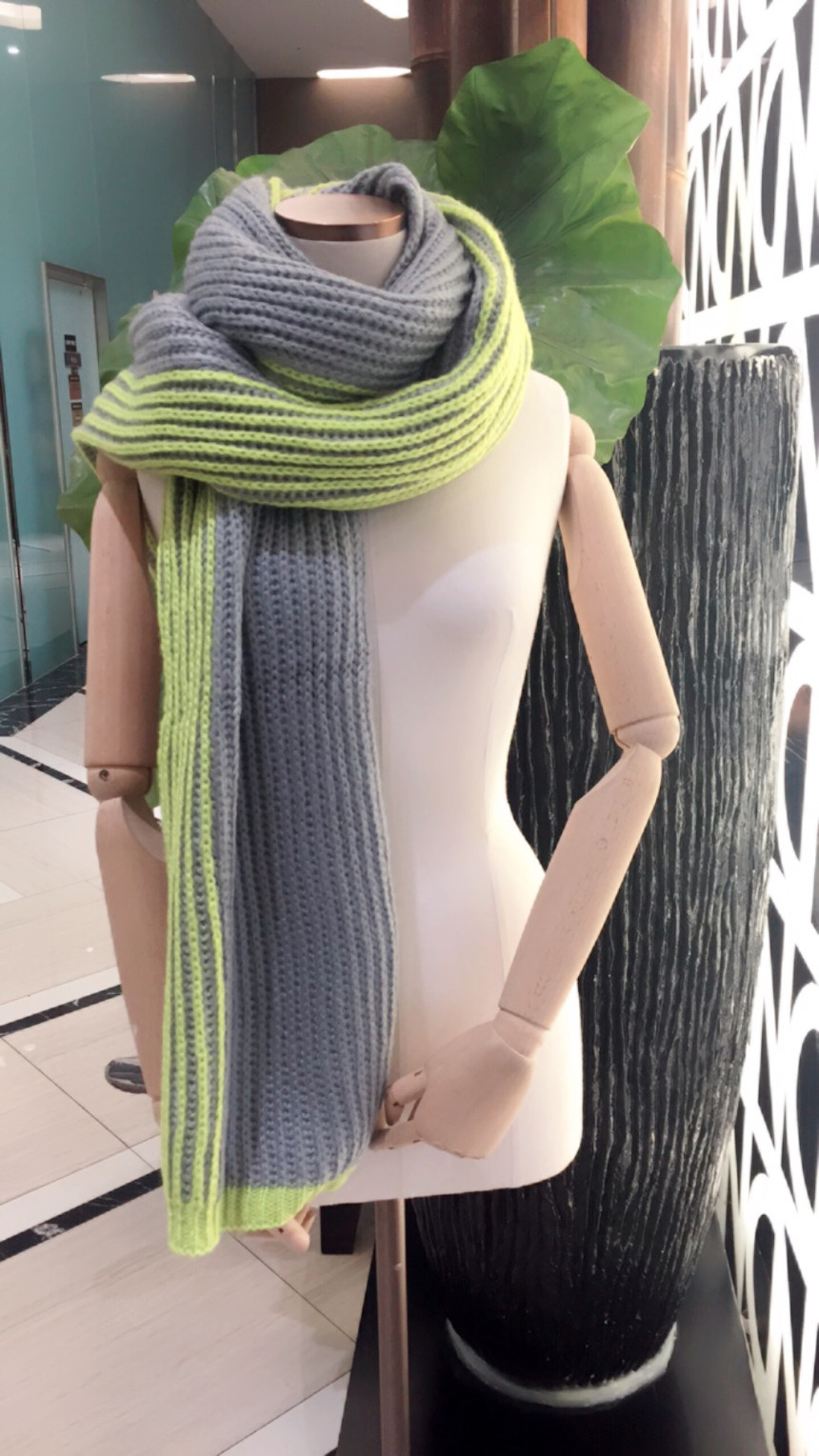 Louis Quatorz two-tone knit muffler SA3UHZ904