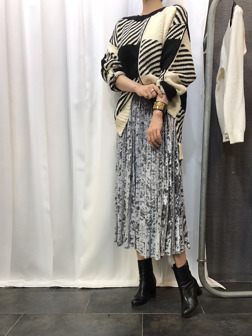 Velvet Pleated Long Skirt