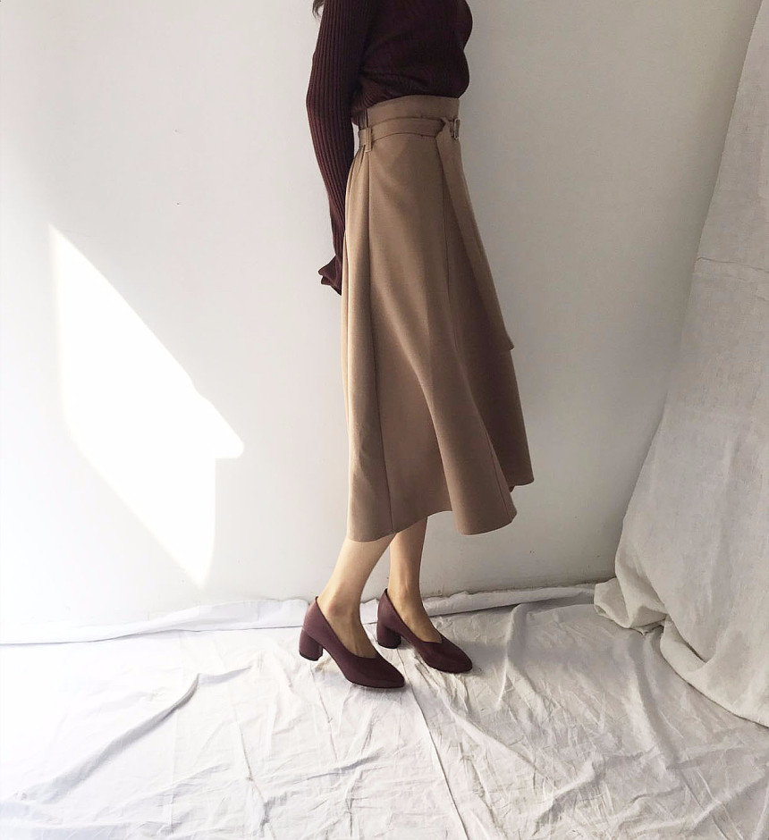 A line Long skirt Minimalist look Wedding fashion 