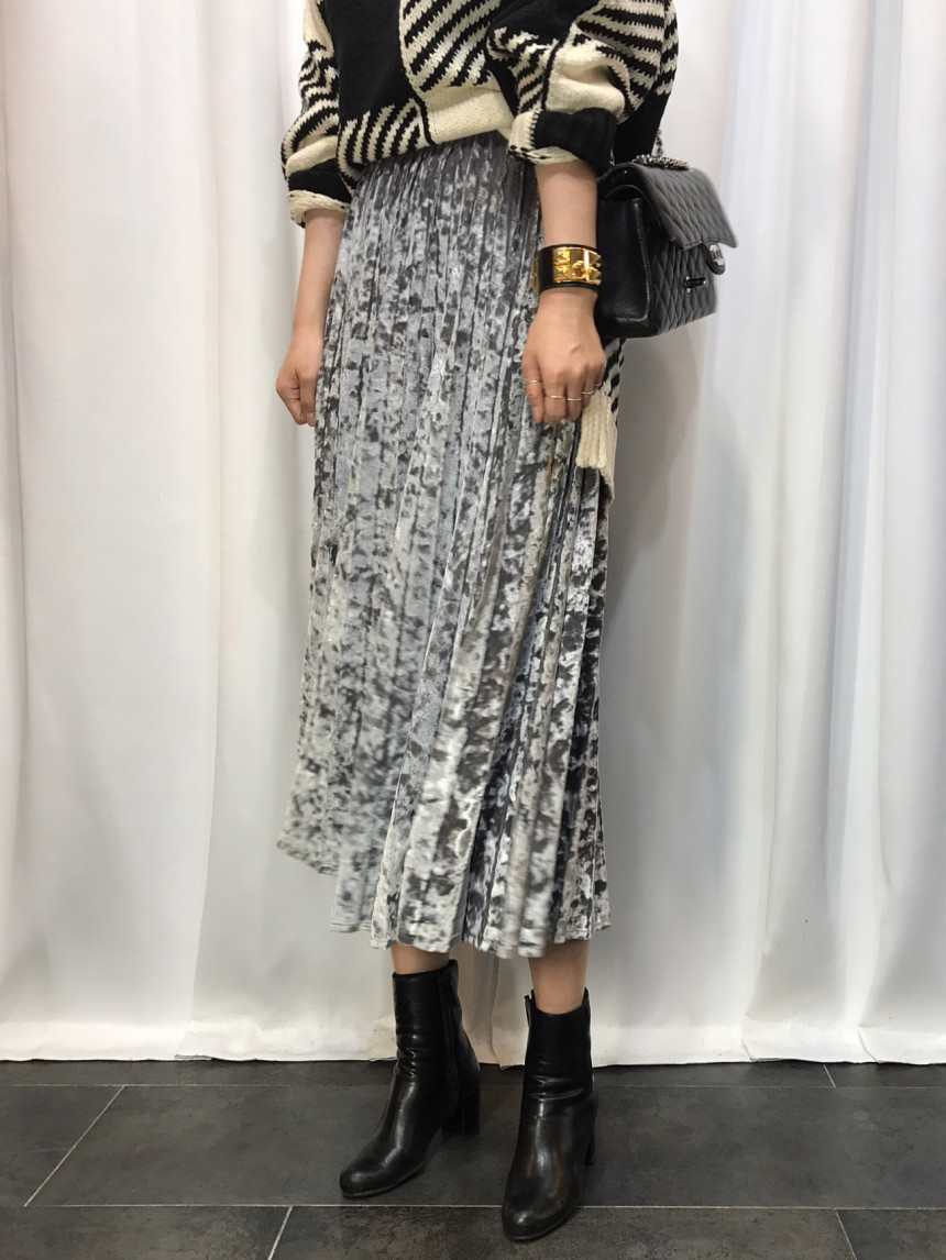 Velvet Pleated Long Skirt