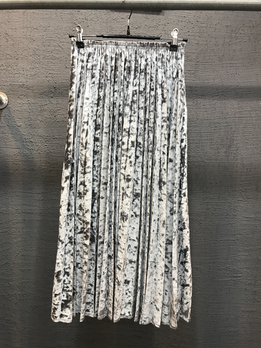 Velvet Pleated Long Skirt