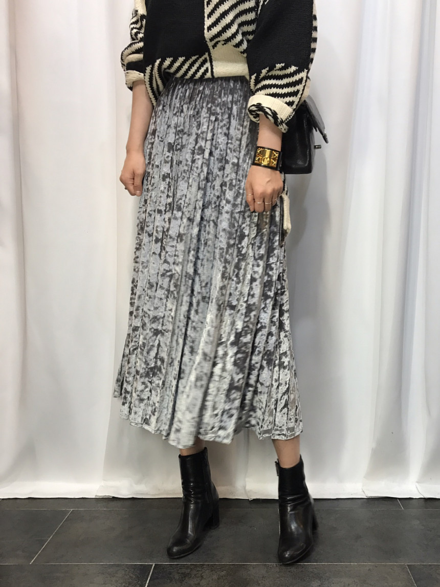 Velvet Pleated Long Skirt