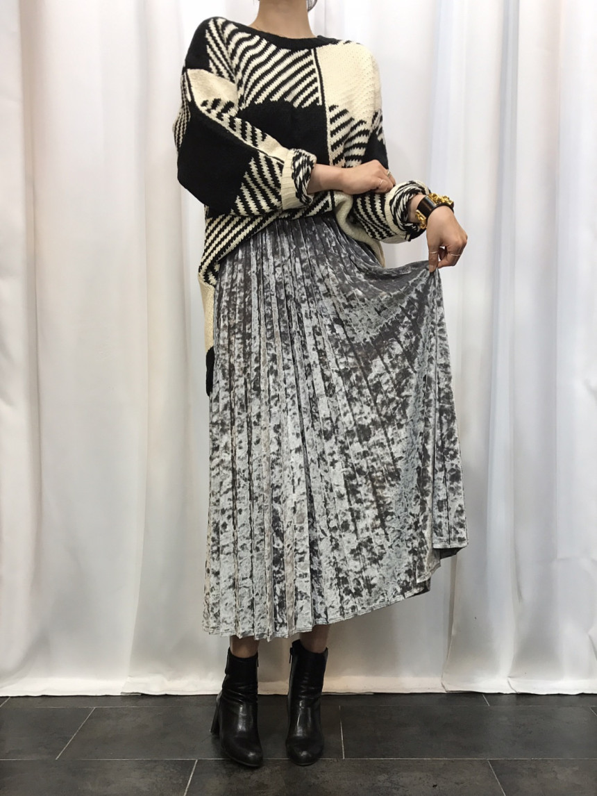 Velvet Pleated Long Skirt