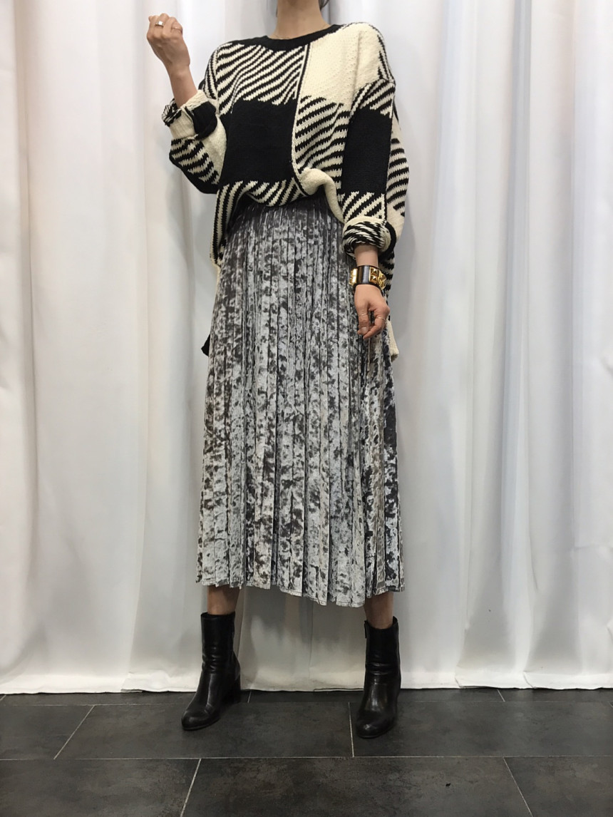 Velvet Pleated Long Skirt