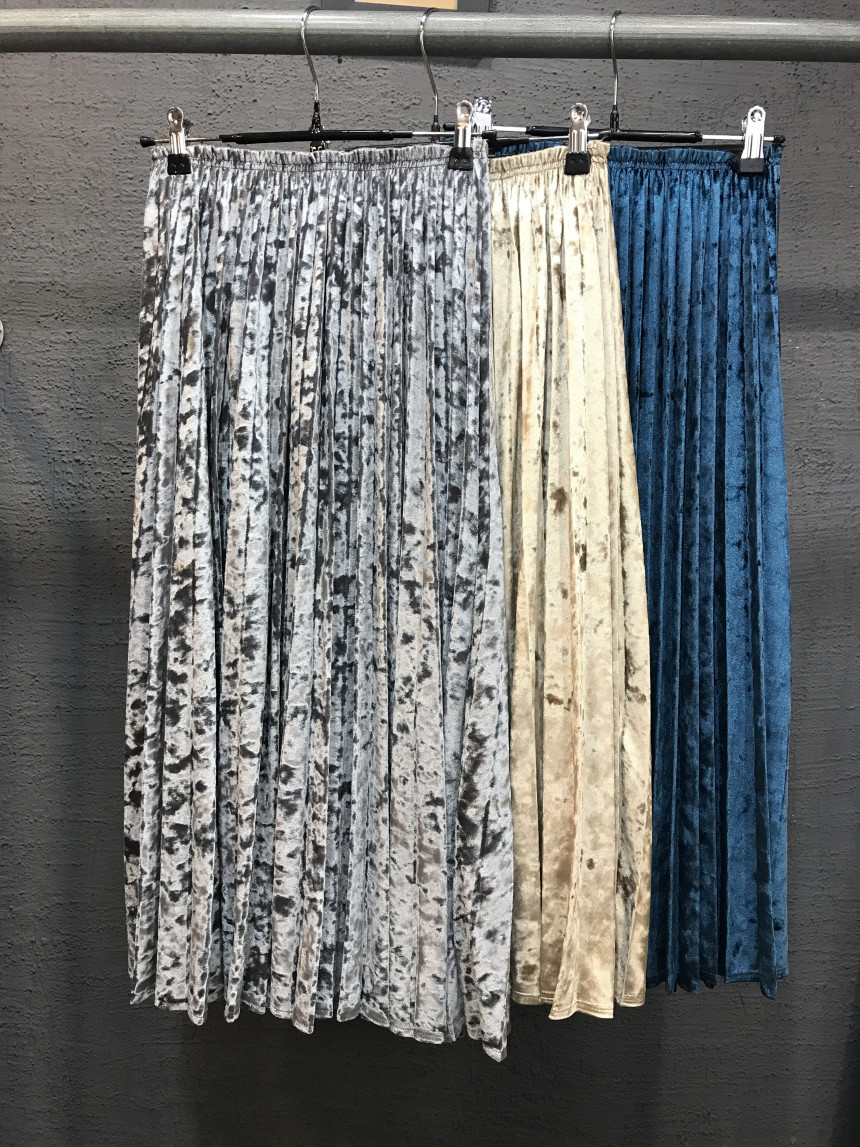 Velvet Pleated Long Skirt