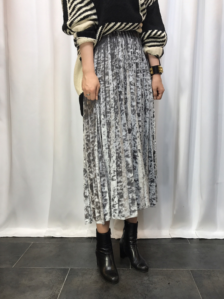 Velvet Pleated Long Skirt