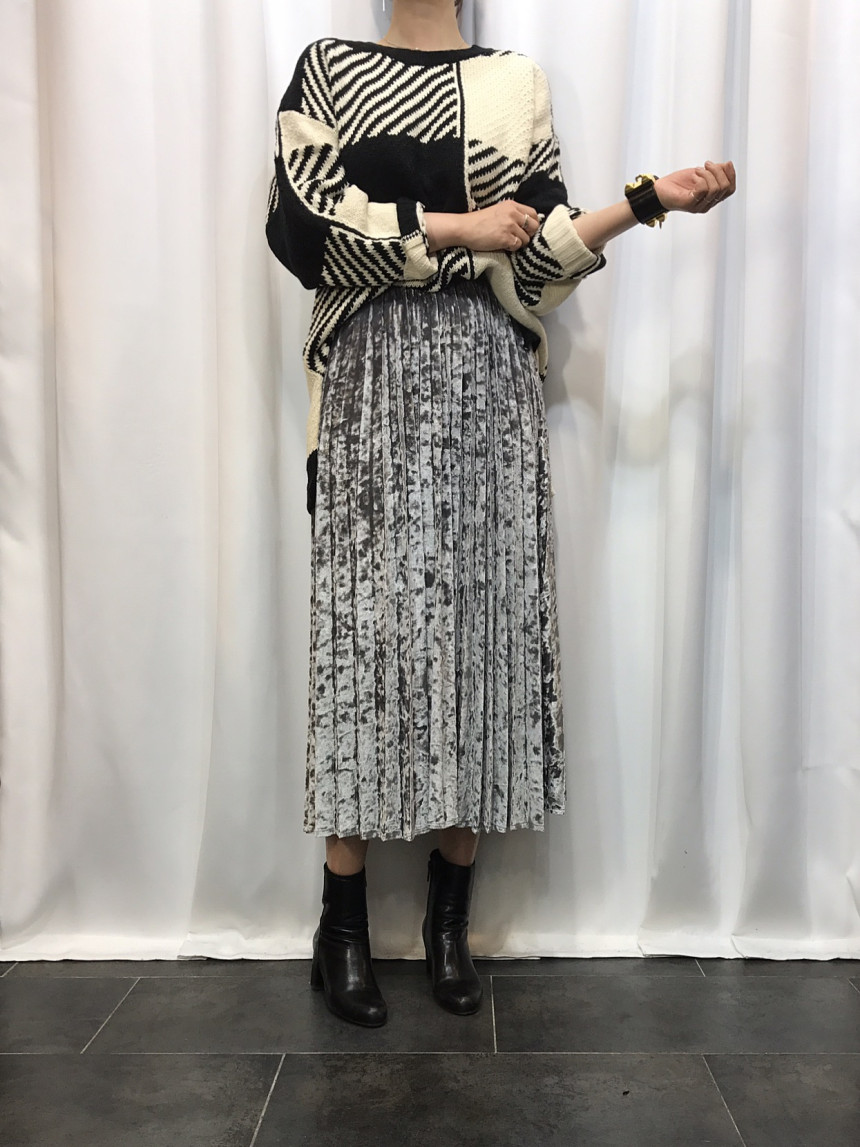 Velvet Pleated Long Skirt