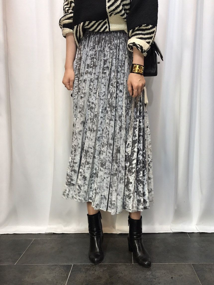 Velvet Pleated Long Skirt