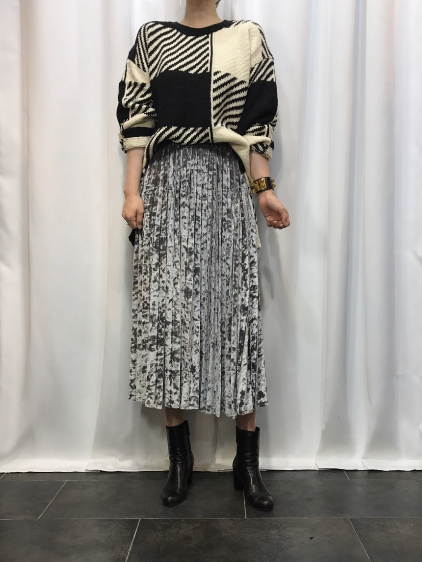 Velvet Pleated Long Skirt