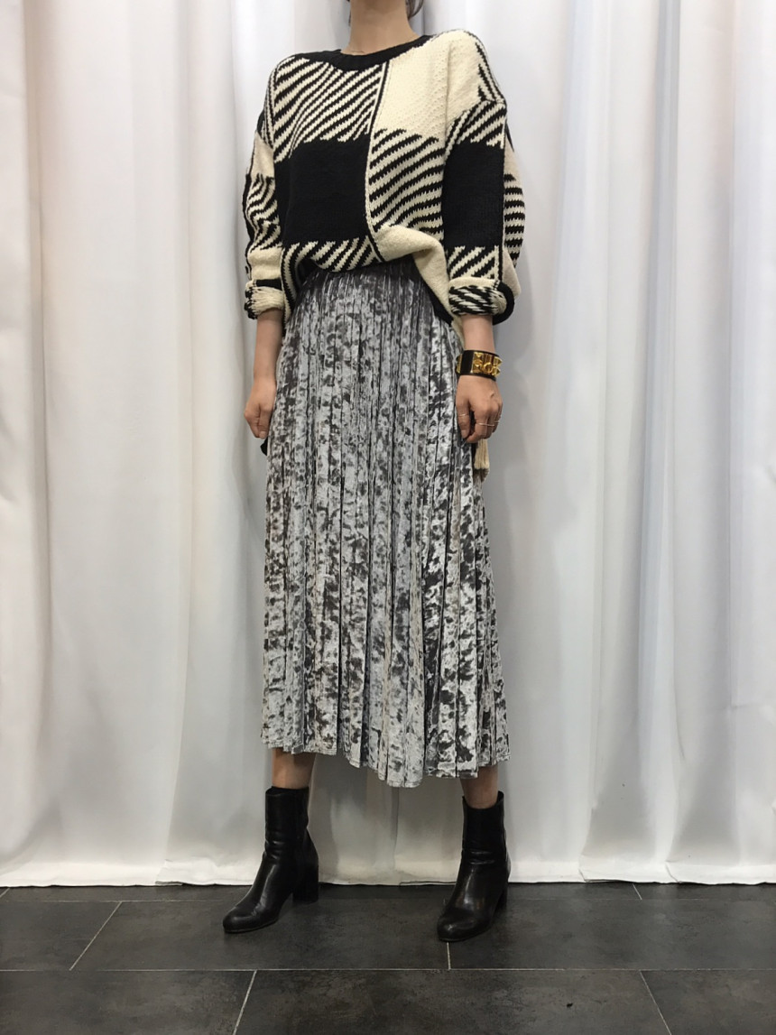 Velvet Pleated Long Skirt