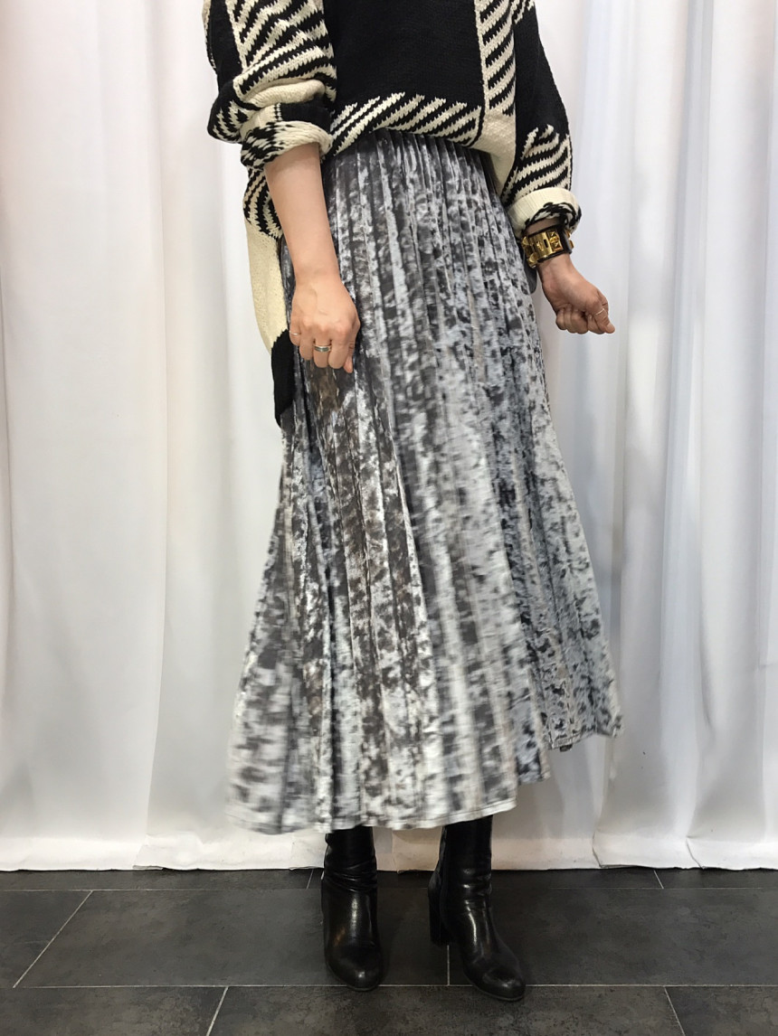 Velvet Pleated Long Skirt