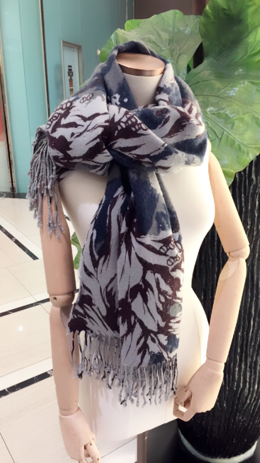 Rooney Quartz Shawl muffler SA3UHZ904