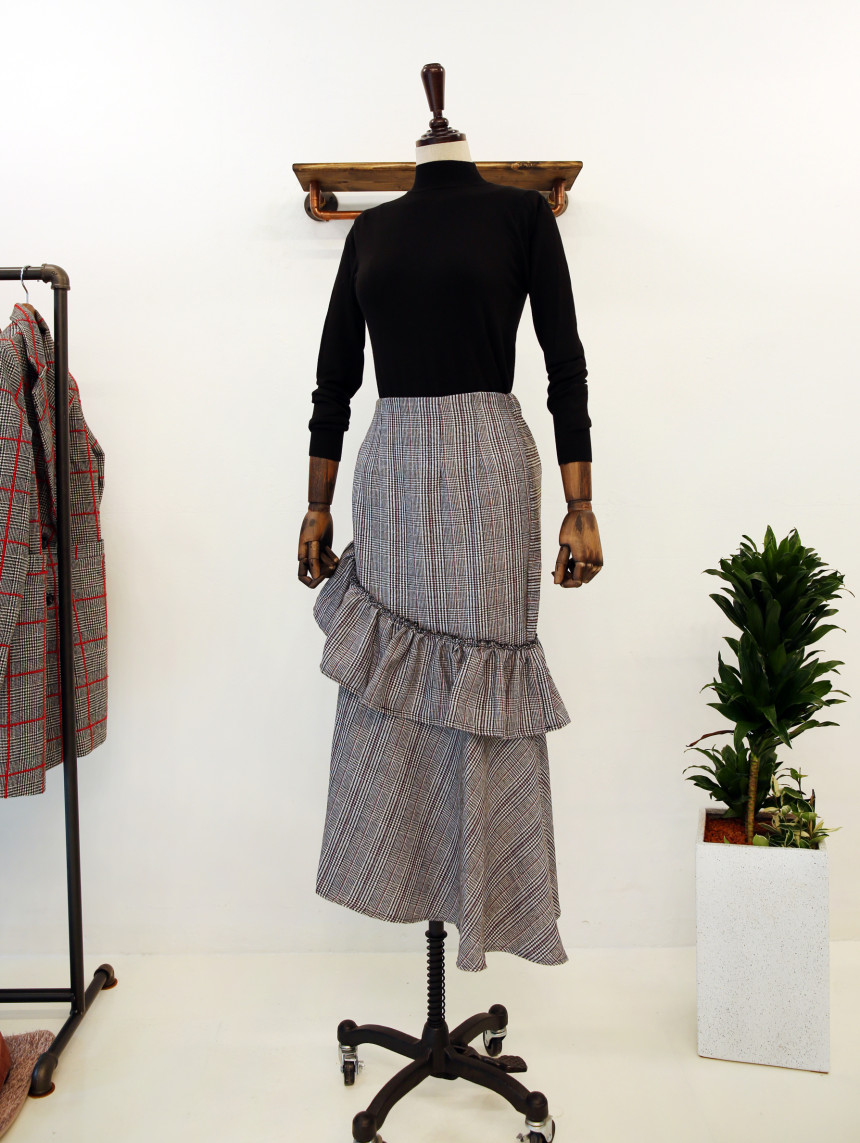 Check frill long skirt unblock set female bending