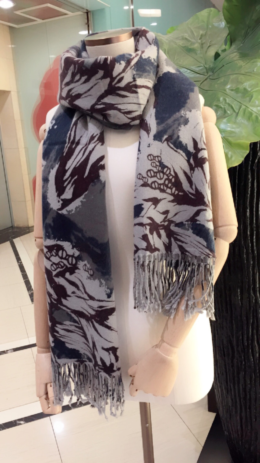 Rooney Quartz Shawl muffler SA3UHZ904