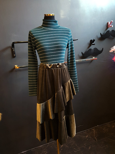 Velvet Unbalance Ruffle 2-stage canvas bending Lon