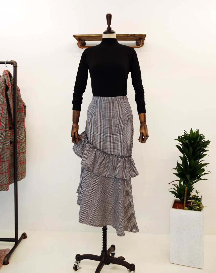 Check frill long skirt unblock set female bending