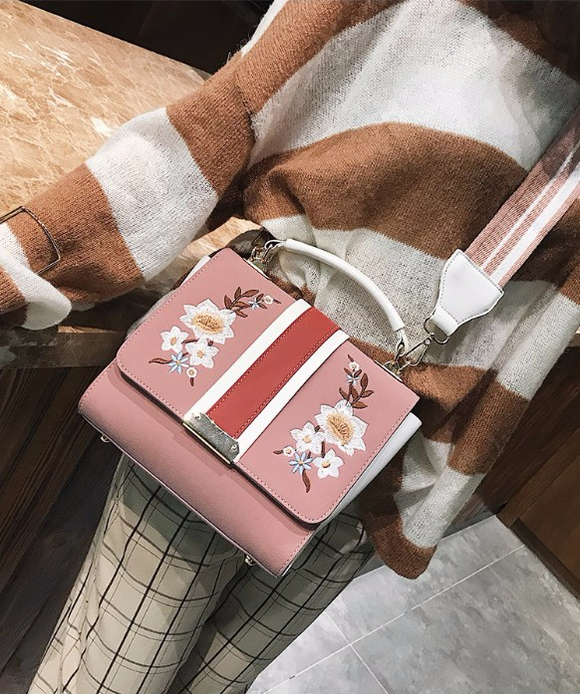 <b><p>Flower Embroided Square Css Back Women Mini</p></b><b><p>花の刺繍スクエアクロスバック女性ミニ​​バック女性20代カジュアルバッグケジュ 여성크로스백</p></b><br /><br /><p align='center'>