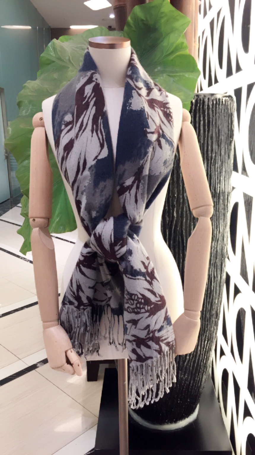 Rooney Quartz Shawl muffler SA3UHZ904