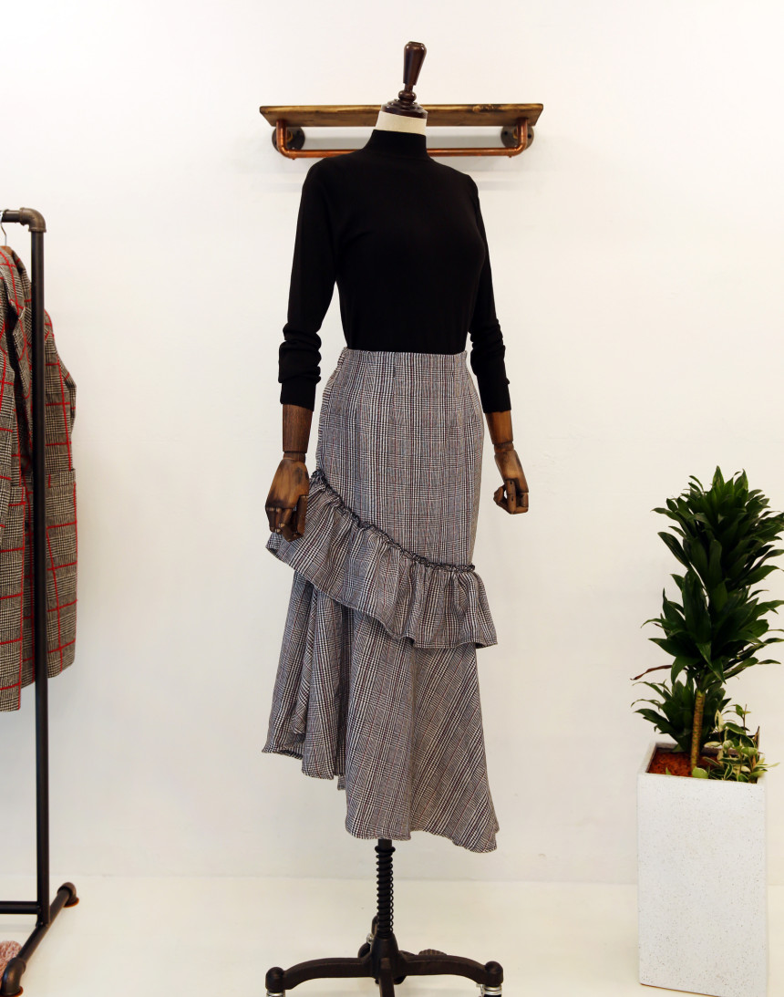 Check frill long skirt unblock set female bending