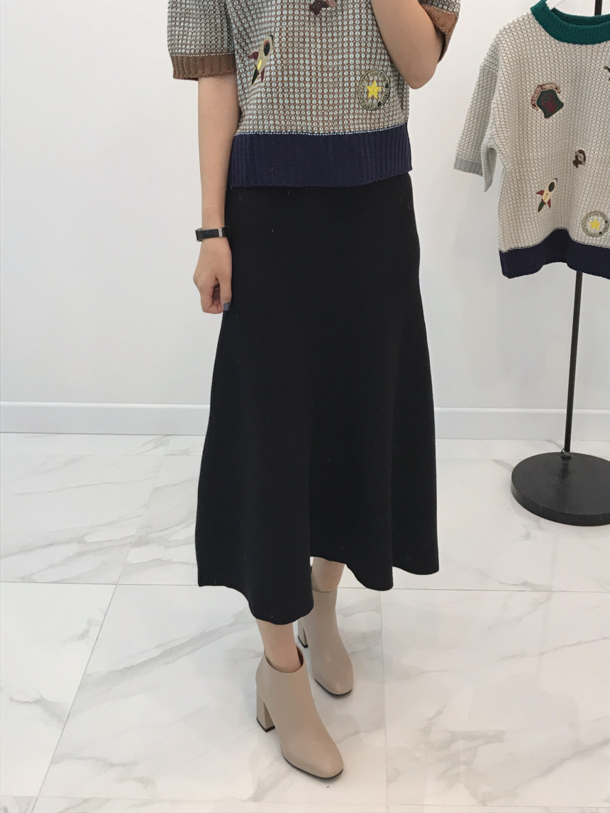 Bella bending knit long skirt A line winter natura