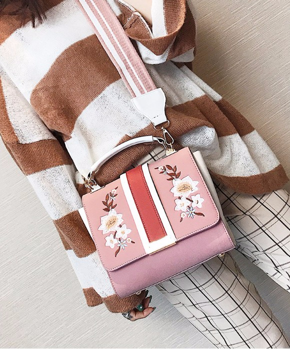 <b><p>Flower Embroided Square Css Back Women Mini</p></b><b><p>花の刺繍スクエアクロスバック女性ミニ​​バック女性20代カジュアルバッグケジュ 여성크로스백</p></b><br /><br /><p align='center'>