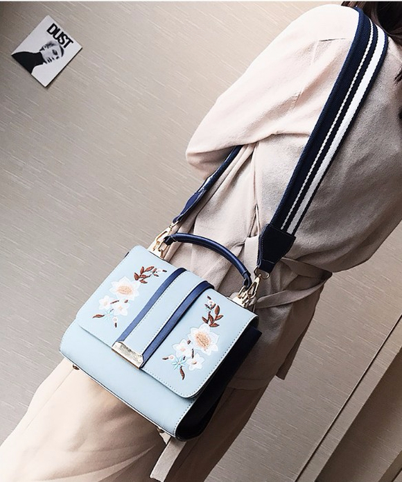 <b><p>Flower Embroided Square Css Back Women Mini</p></b><b><p>花の刺繍スクエアクロスバック女性ミニ​​バック女性20代カジュアルバッグケジュ 여성크로스백</p></b><br /><br /><p align='center'>