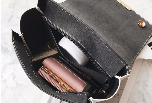 <b><p>Flower Embroided Square Css Back Women Mini</p></b><b><p>花の刺繍スクエアクロスバック女性ミニ​​バック女性20代カジュアルバッグケジュ 여성크로스백</p></b><br /><br /><p align='center'>