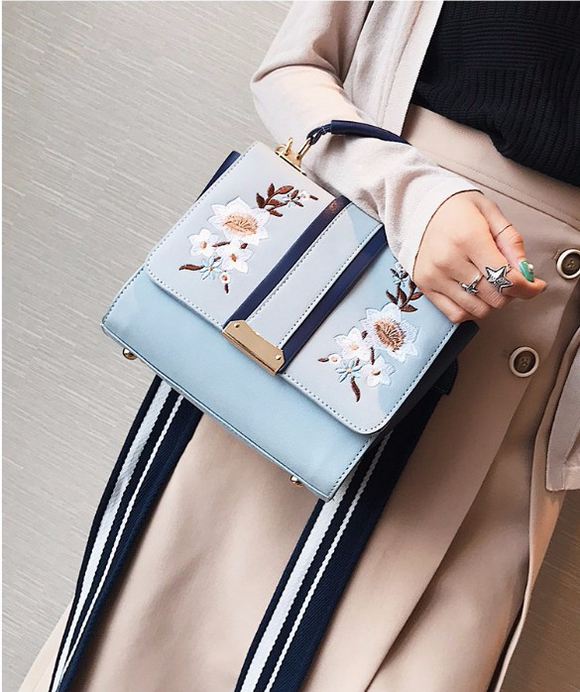 <b><p>Flower Embroided Square Css Back Women Mini</p></b><b><p>花の刺繍スクエアクロスバック女性ミニ​​バック女性20代カジュアルバッグケジュ 여성크로스백</p></b><br /><br /><p align='center'>