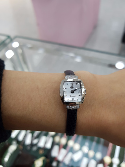 <b><p>Rose Mont ANTIQUE TOUCH ROSE RIES RS 16-03BK</p></b><b><p>ローズモン アンティーク タッチ RIES RS 16-03BK 腕時計 様々なコーディネートルック</p></b><br /><br /><p align='center'>