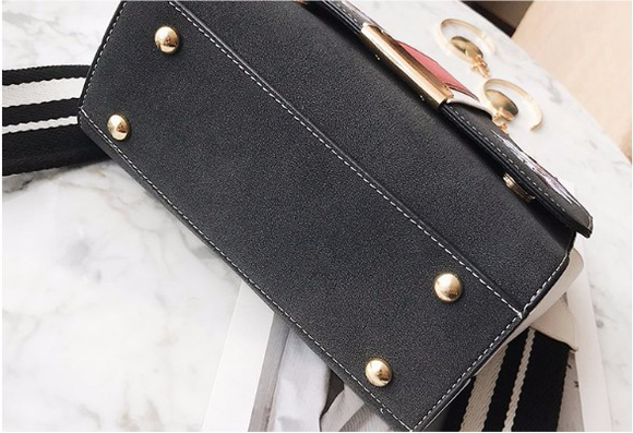 <b><p>Flower Embroided Square Css Back Women Mini</p></b><b><p>花の刺繍スクエアクロスバック女性ミニ​​バック女性20代カジュアルバッグケジュ 여성크로스백</p></b><br /><br /><p align='center'>