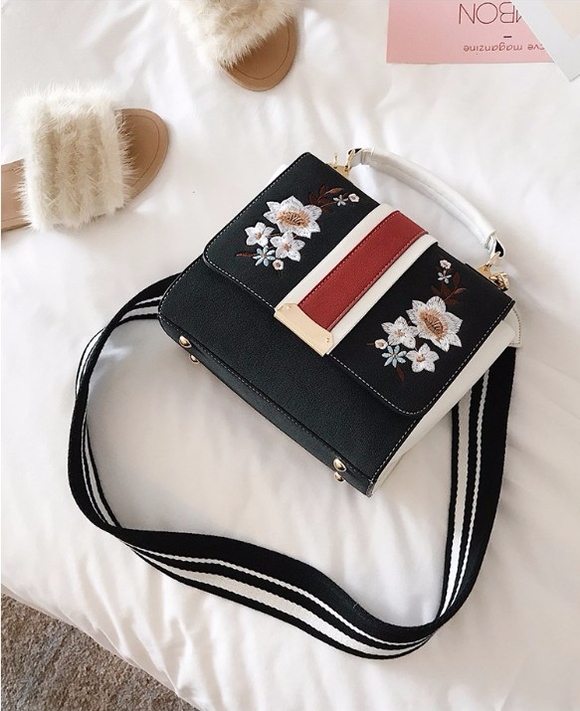 <b><p>Flower Embroided Square Css Back Women Mini</p></b><b><p>花の刺繍スクエアクロスバック女性ミニ​​バック女性20代カジュアルバッグケジュ 여성크로스백</p></b><br /><br /><p align='center'>