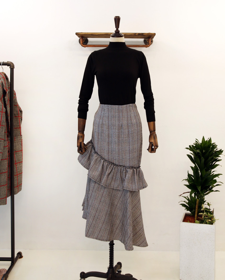 Check frill long skirt unblock set female bending