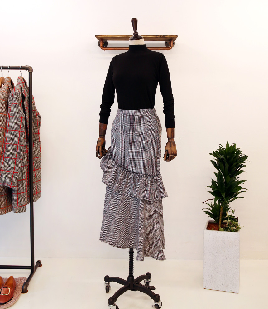 Check frill long skirt unblock set female bending