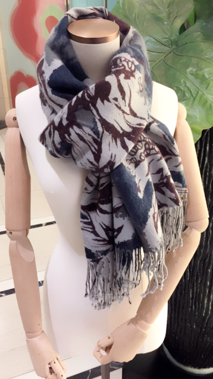 Rooney Quartz Shawl muffler SA3UHZ904